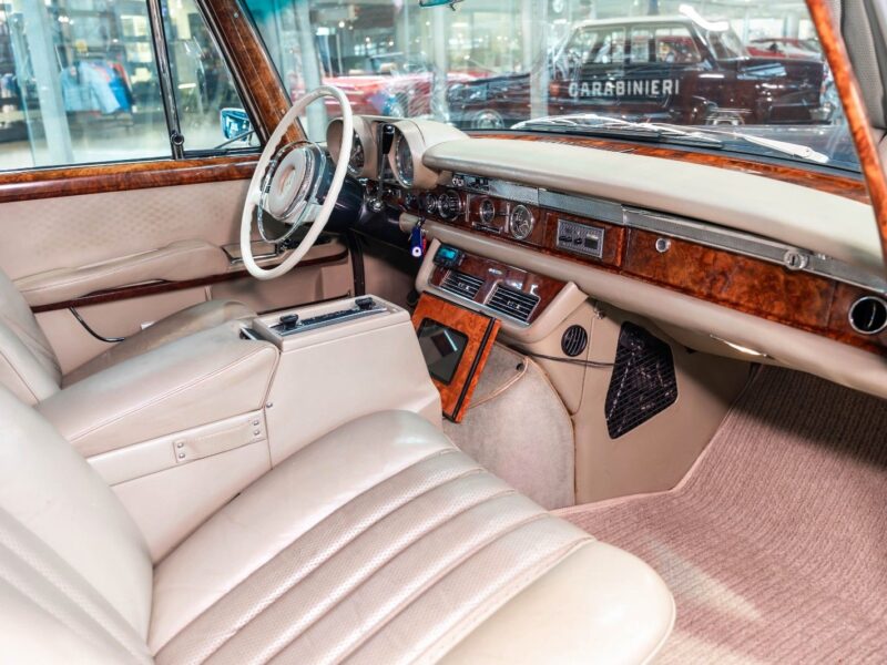 MERCEDES-BENZ 600