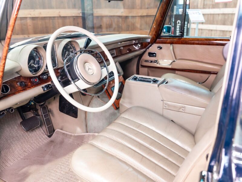MERCEDES-BENZ 600