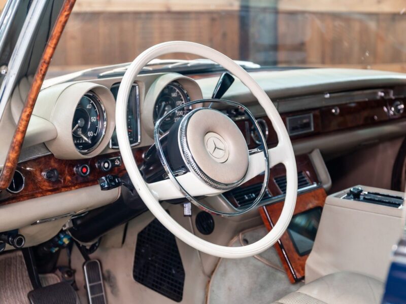 MERCEDES-BENZ 600