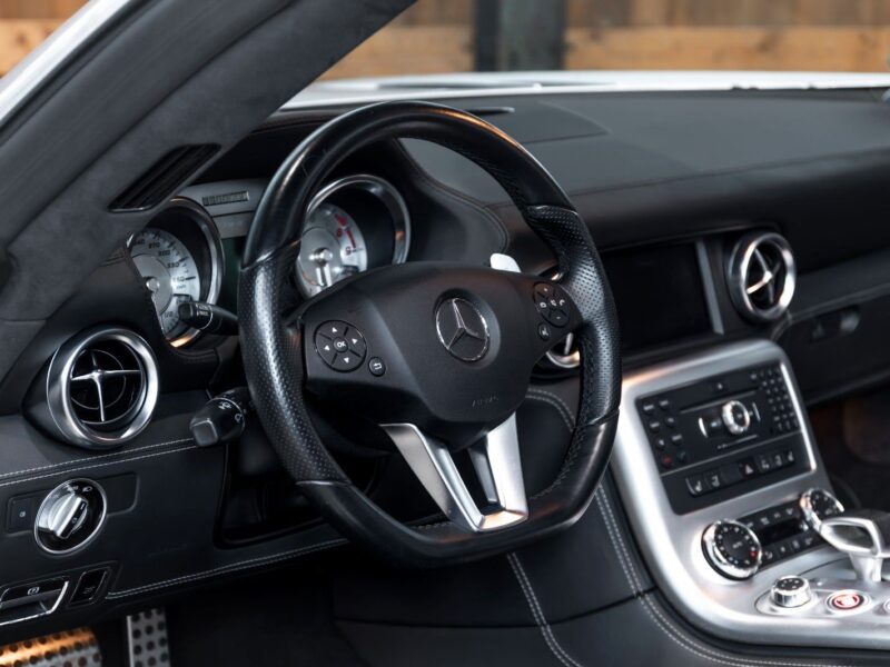 MERCEDES-BENZ SLS AMG