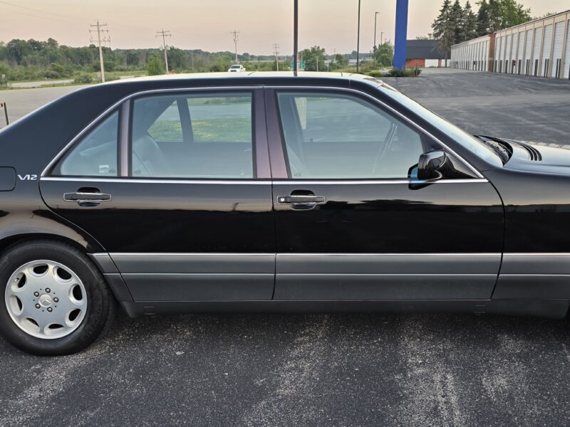 1995 Mercedes-Benz S600 V12